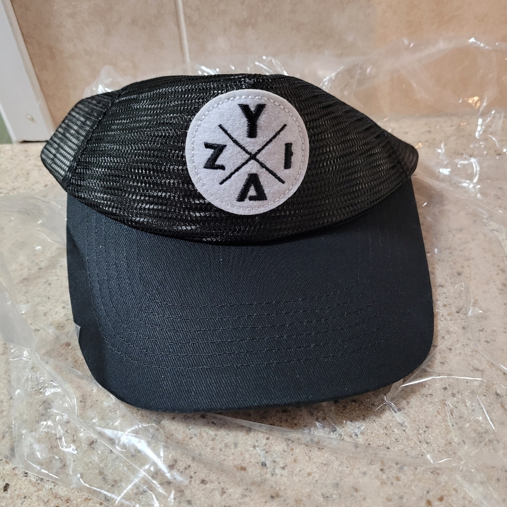 Zyia hat
